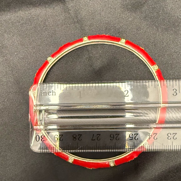 Elegant Red Heart Bangle Bracelet - Picture 2 of 3